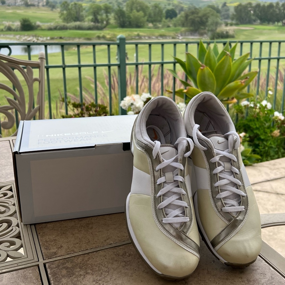 Nike Athletic Shoes White and Cream Sporty Design